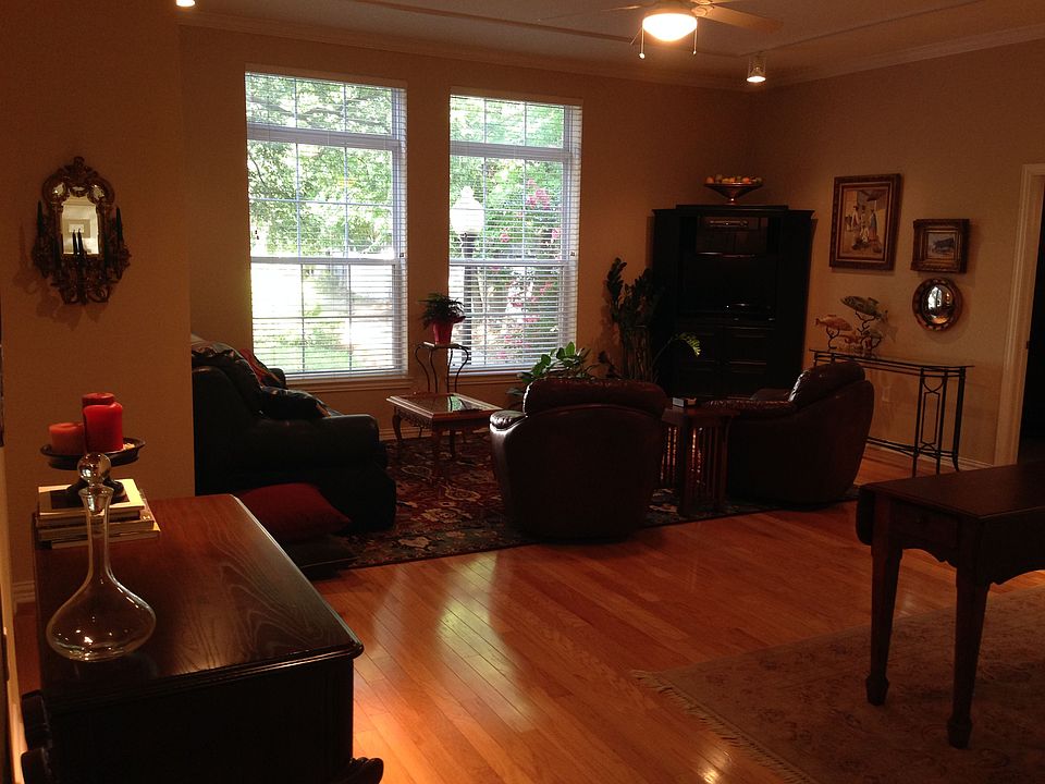 1st image of 2305 Worthington St #119