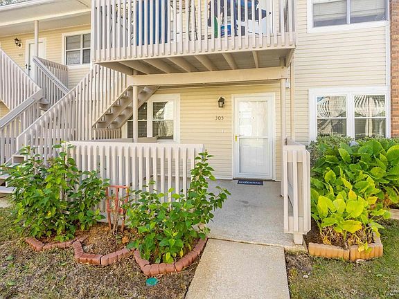 3rd image of 1200 Shoreline Dr APT 305