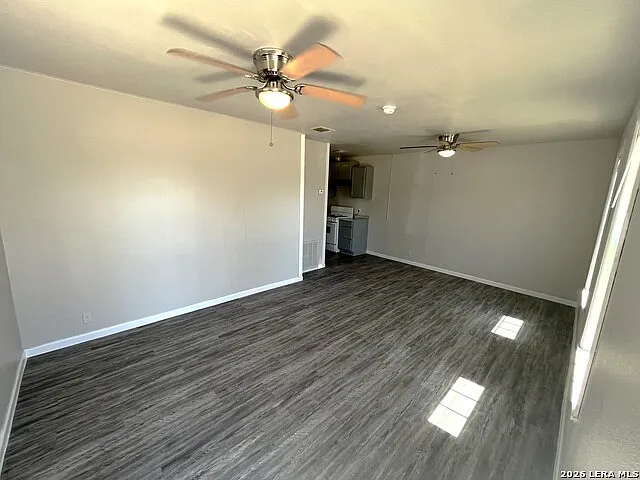 2 bed, 1.0 bath, 700 sqft, $1,250 — Photo 3