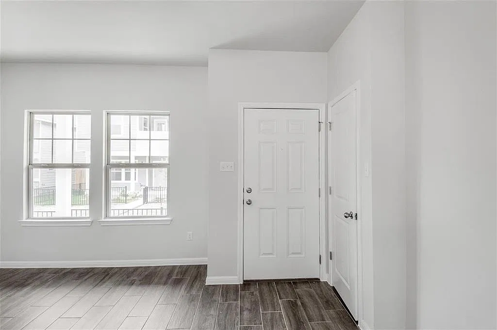 2 bed, 1254 sqft, $1,850 — Photo 3