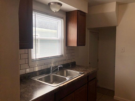 5th image of 709 E Gimber St