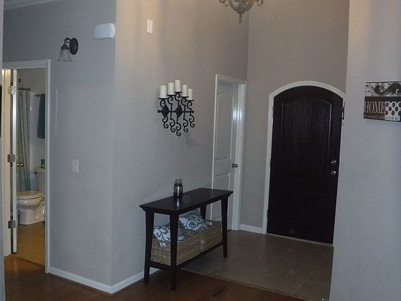 3rd image of 3881 Oxford Manor Ct