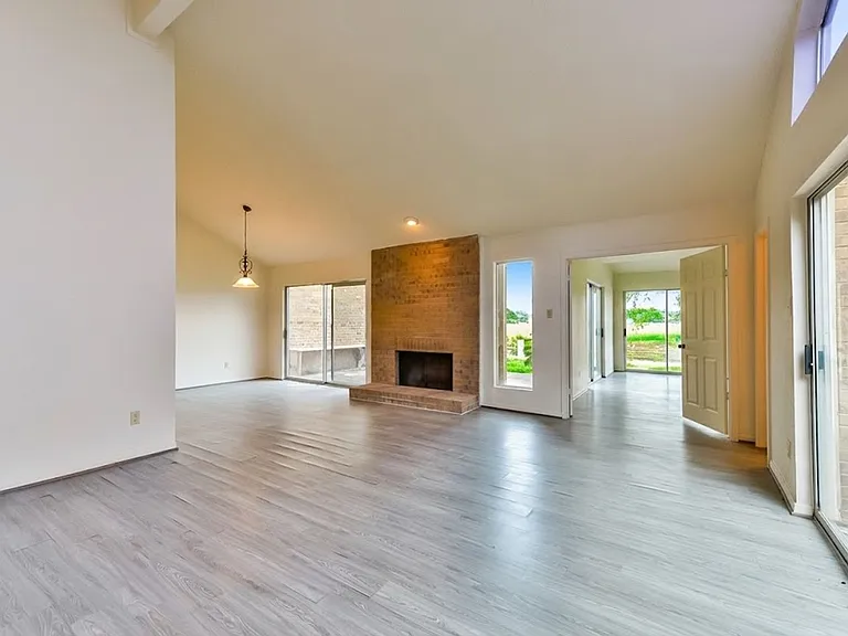 1811 Veranda Dr — Photo 3