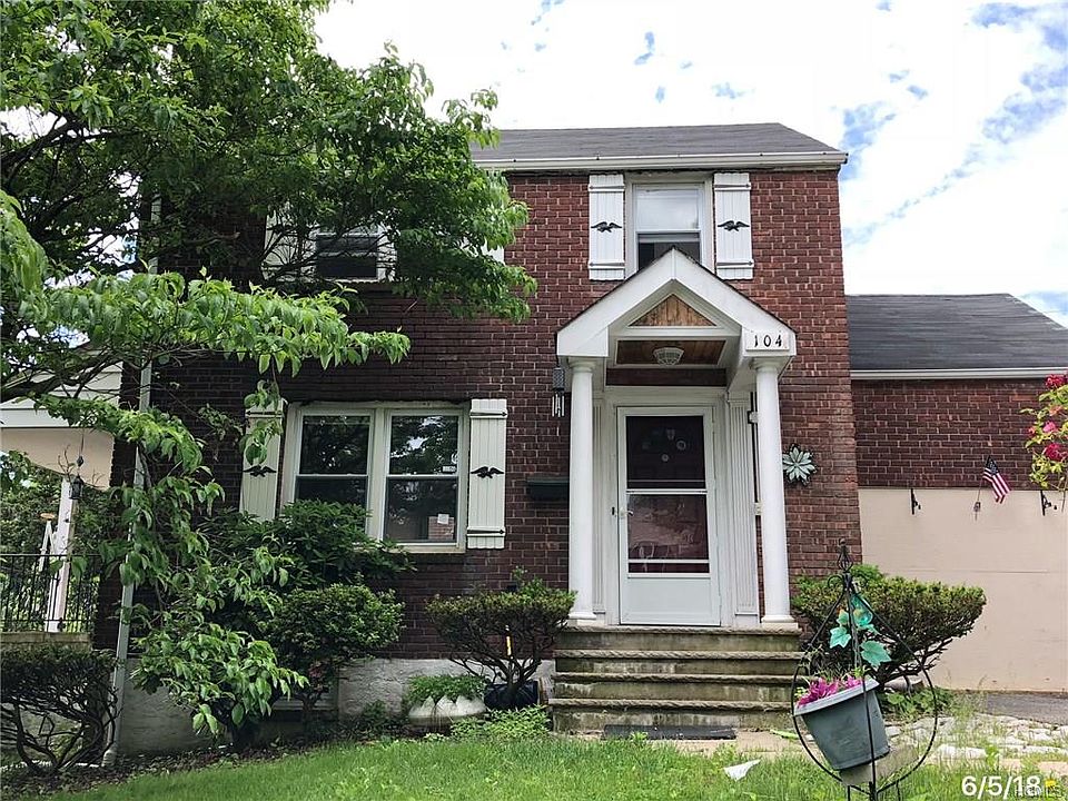 1st image of 104 King St