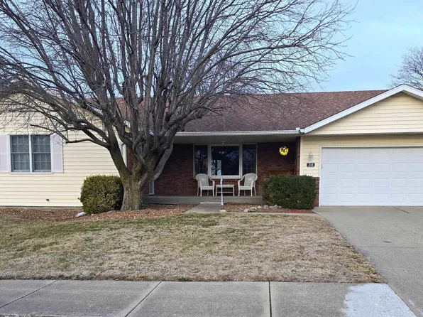 2110 Mariana Dr, Pekin, IL 61554