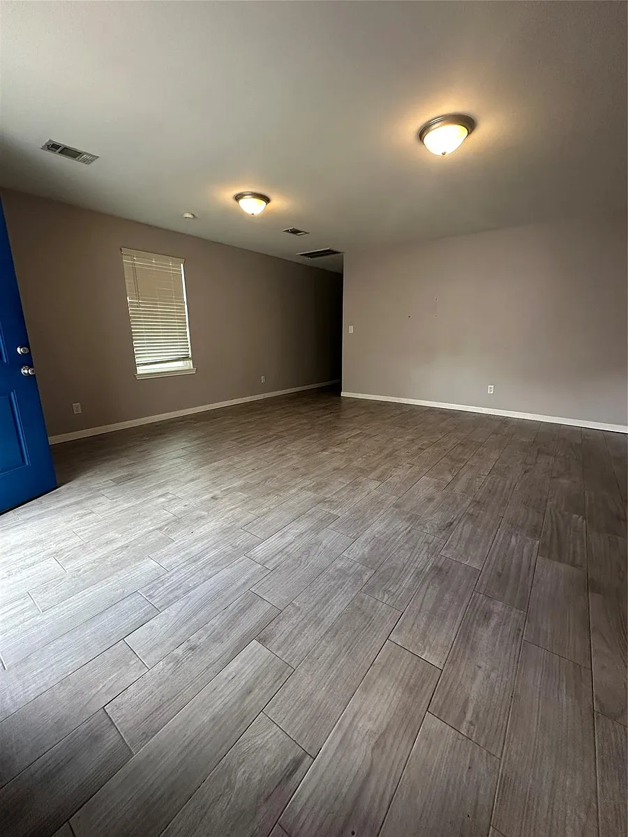 Building Photo - 7307 Avenue O #2