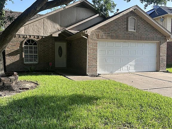 2nd image of 1814 Grove Court Dr