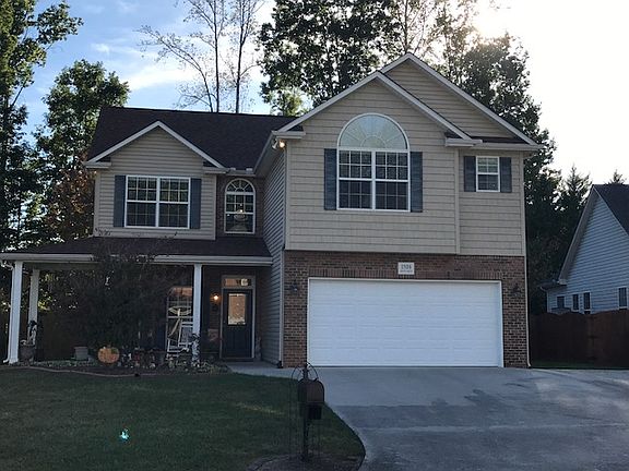2nd image of 1524 Crescent Oaks Ln