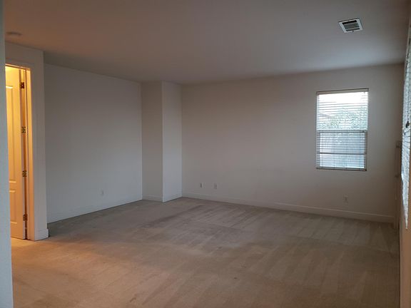 3rd image of 1031 Santa Lucia Dr