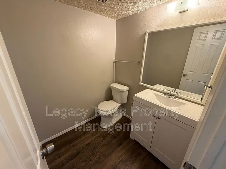 1409 Courtney Pl #A — Photo 3