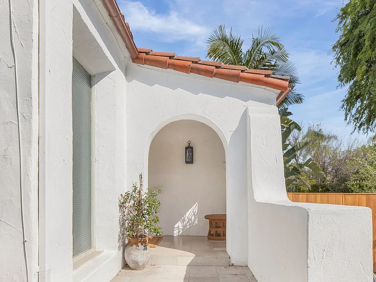 6277 Commodore Sloat Dr — Photo 2