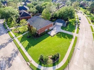 10 Dartmoor St, Sugar Land, TX 77479