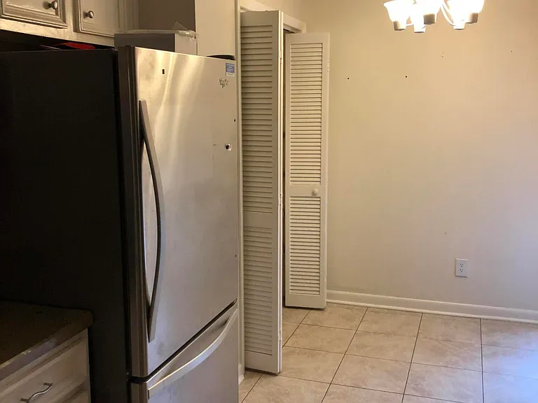 4100 Five Oaks Dr #28 — Photo 10