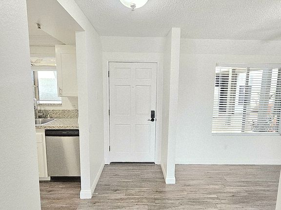 3rd image of 8082 Yorktown Ave APT 212