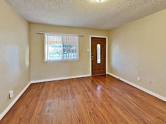 3rd image of 5718 W Mulberry Dr