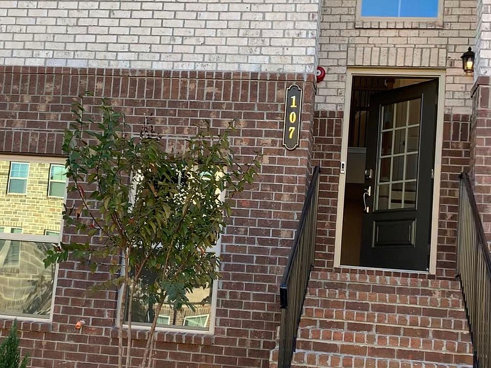 1st image of 107 Grand Approach Dr