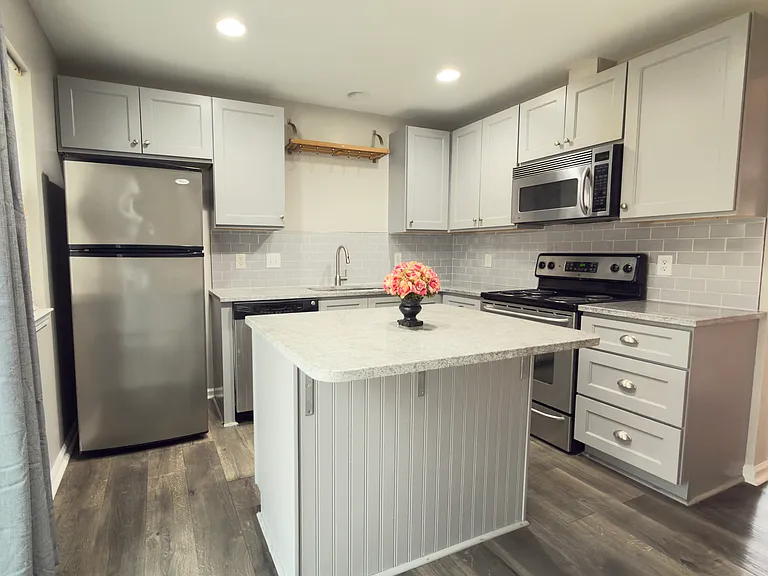 204 Harbor Haven Dr — Photo 3