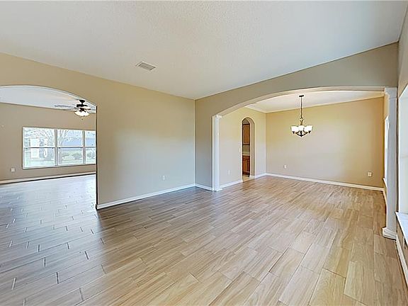 3rd image of 13 Birdseye Pl