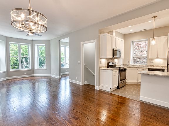 4th image of 1527 S Central Park Ave #2