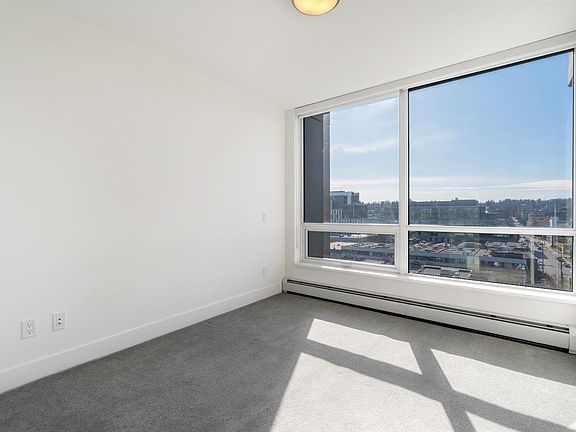 3rd image of 1788 Columbia St #1108