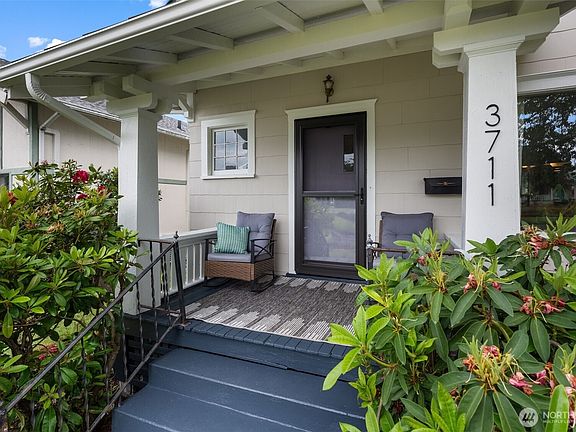 3rd image of 3711 Fawcett Avenue