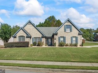 1390 Creek Pointe Cir, Lawrenceville, GA