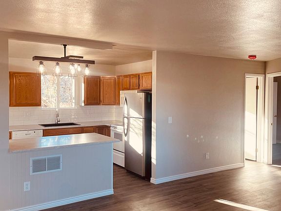 5th image of 1294 Starling Ln