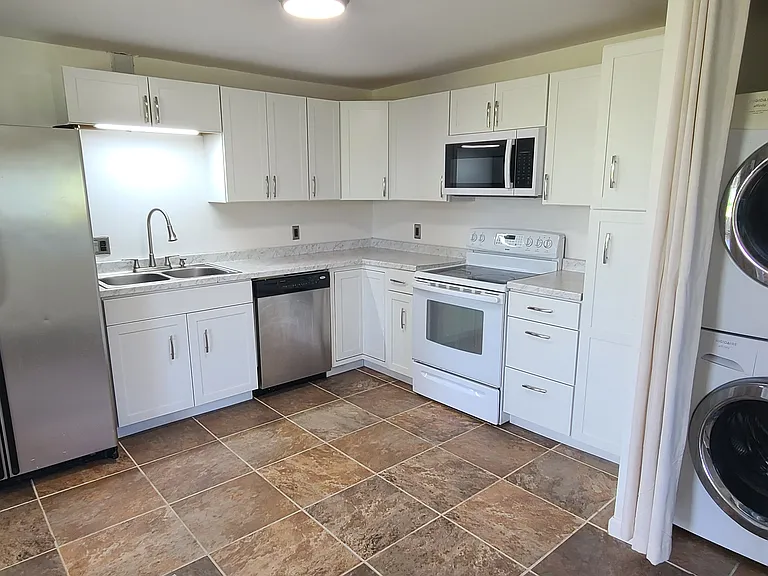 3779 Winchester Ave #B — Photo 1