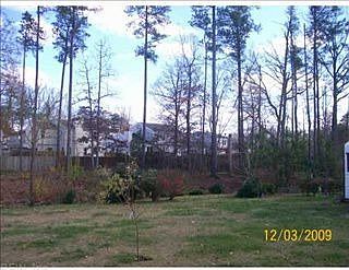 3rd image of 913 Gilford Ct