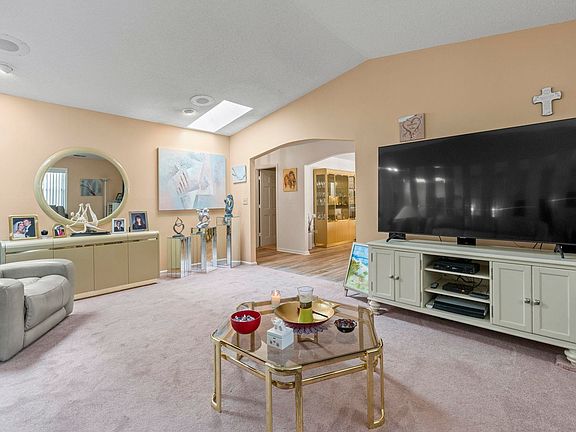 4th image of 2239 Jackson Circle