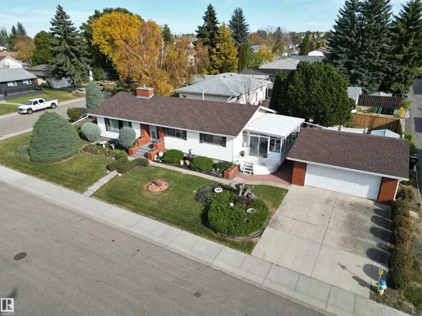 15207 73a St NW, Edmonton, AB T5C 0W7