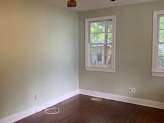 2nd image of 3881 Chestnut St #A