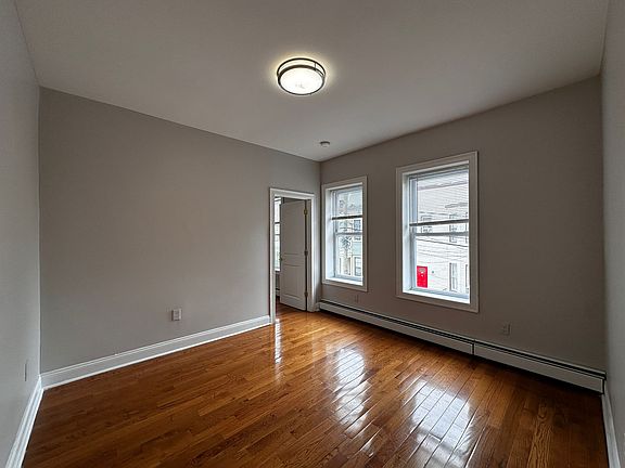 5th image of 6 Tonnelle Ave #201