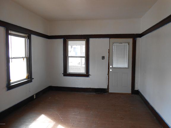 5th image of 12 South Pl