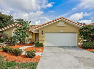 5999 Rachele Dr, Sarasota, FL 34243