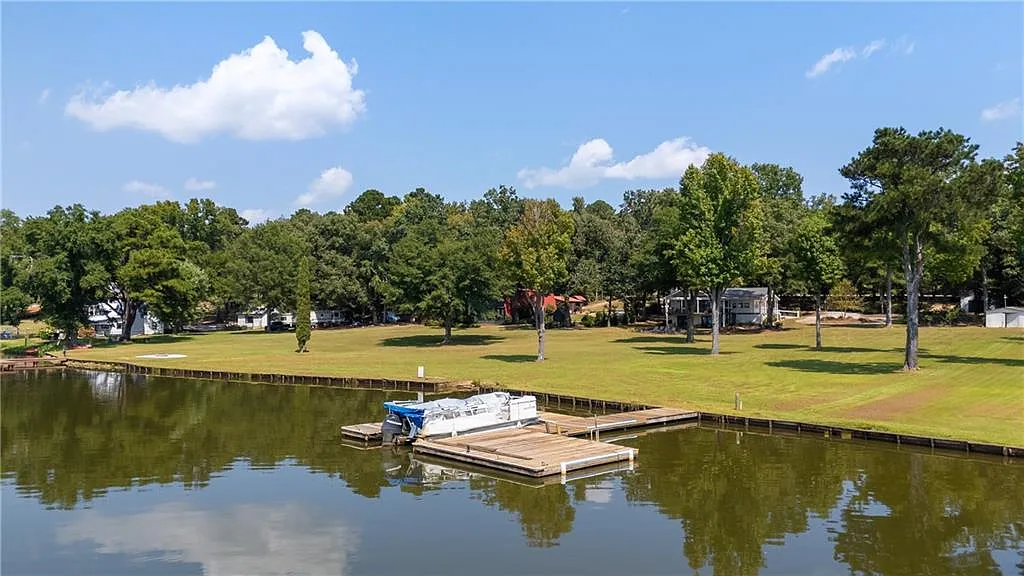 3 bed, 3.0 bath, 2754 sqft, $3,600 — Photo 2