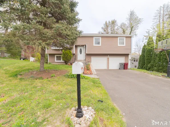 23 West Hill Terrace, Naugatuck, CT 06770