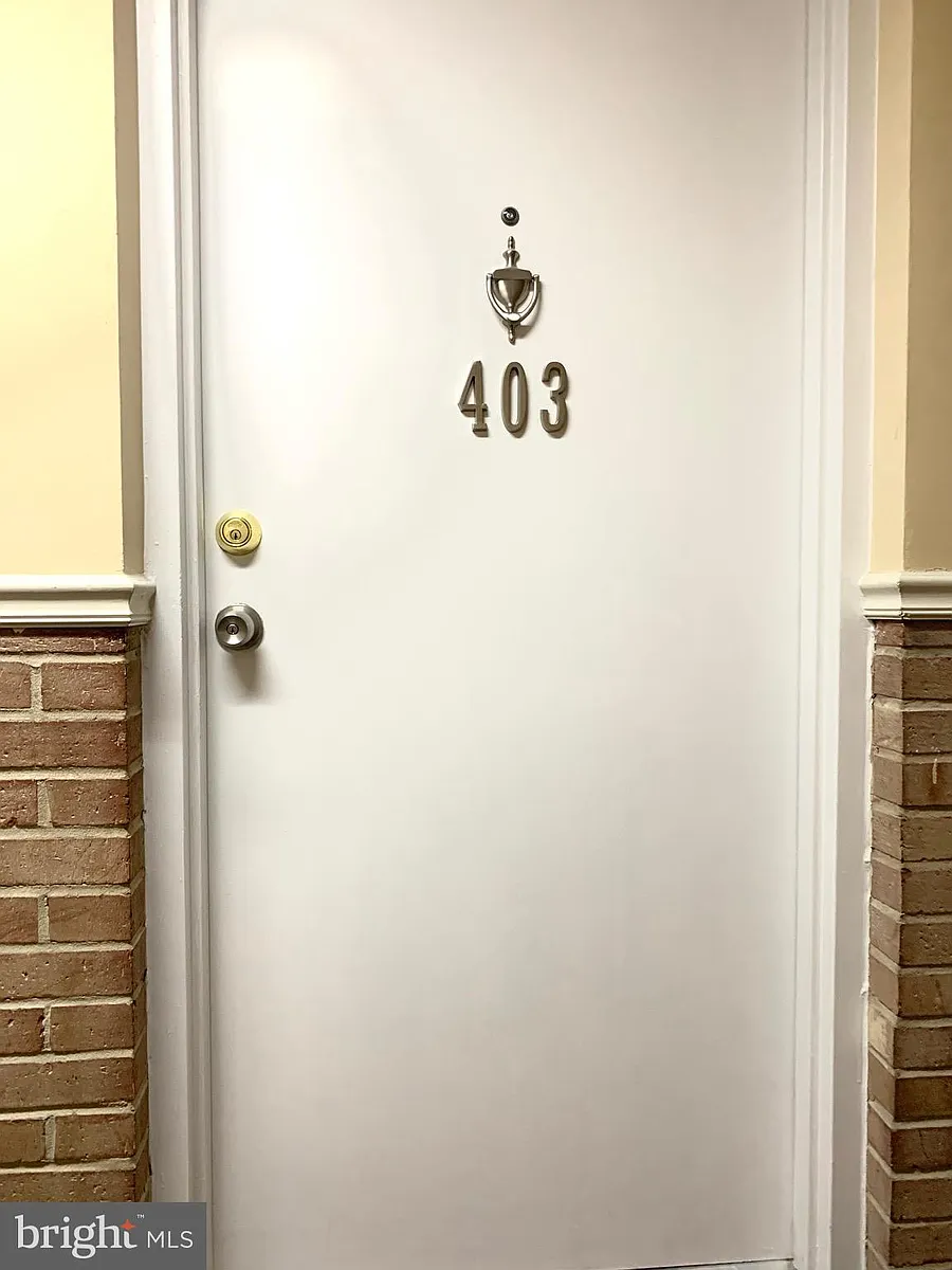 Photo 2 of 15 - 5111 8th Rd S #403 - Arlington, VA Building Photo - 5111 8th Rd S #403
