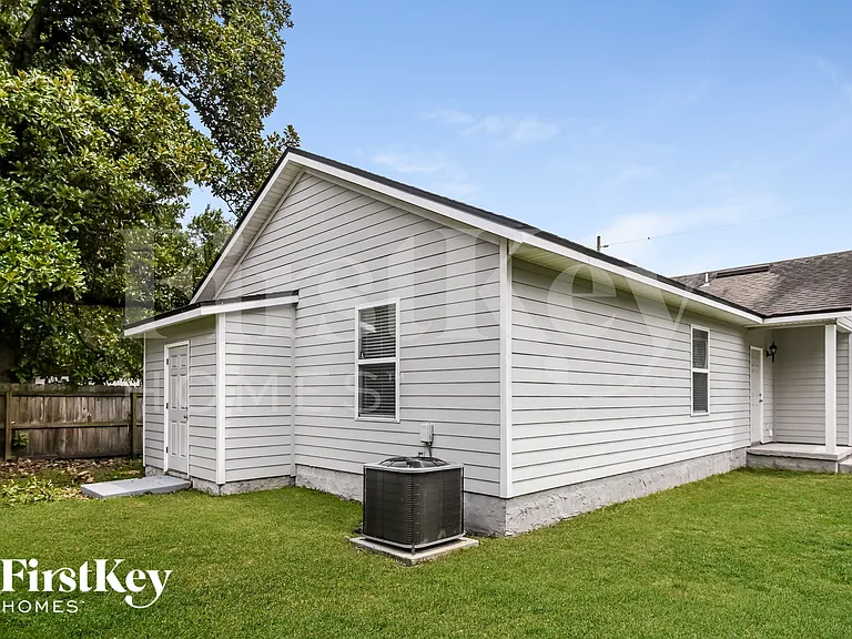 3207 Rosselle St — Photo 15