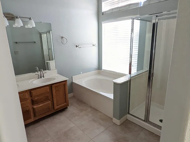 2075 W Riverside St — Photo 21