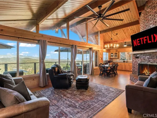816 Chamois Dr, Crestline, CA 92325