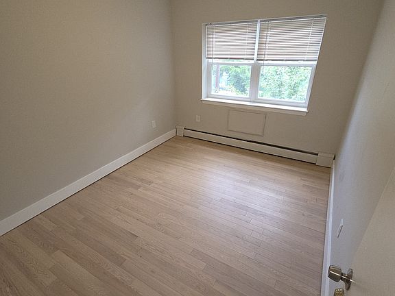 5th image of 102 Corbin Ave APT C5