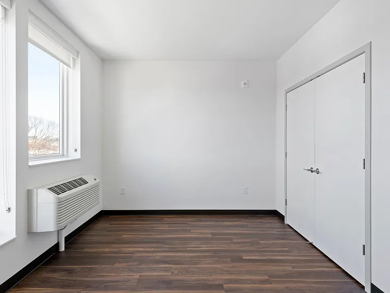 Blaise Apartments — Photo 41