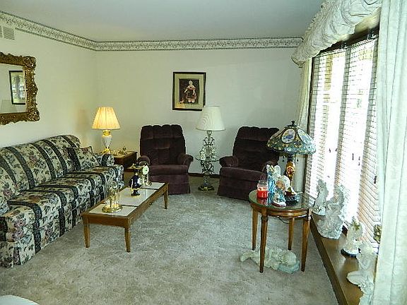 5th image of 8122 Heather Dr