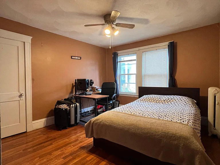 14 Ash St #1 — Photo 4