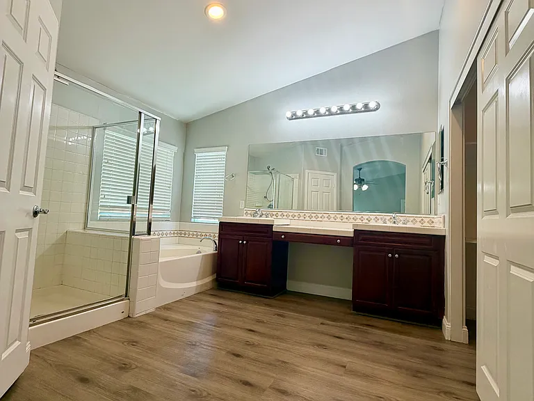 37121 Edgemont Dr — Photo 37