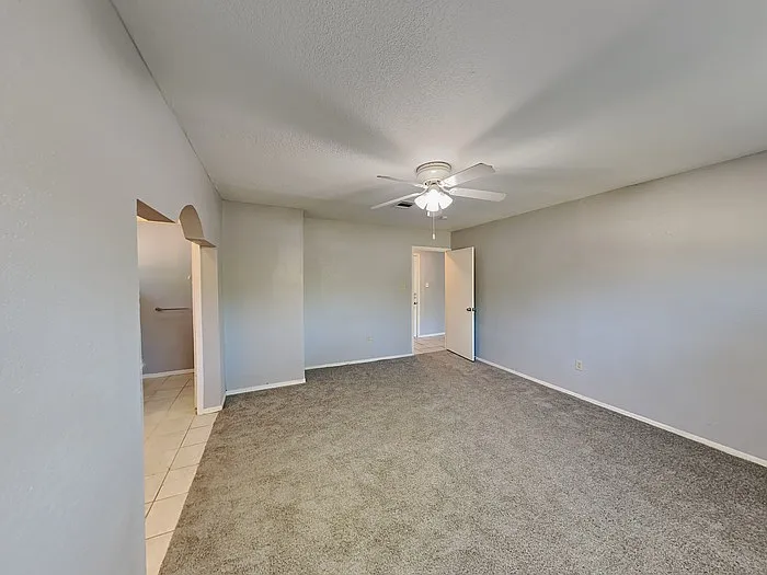3 bed, 2.0 bath, 1639 sqft, $1,695 — Photo 4