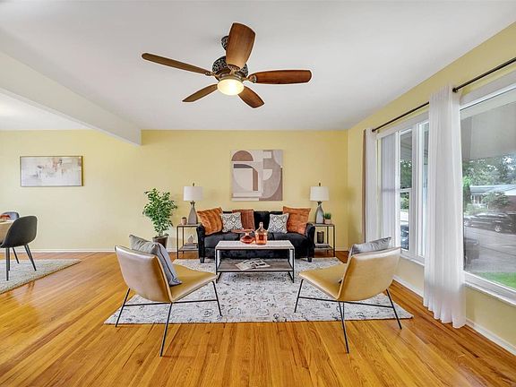 3rd image of 3620 Diamond Head Dr
