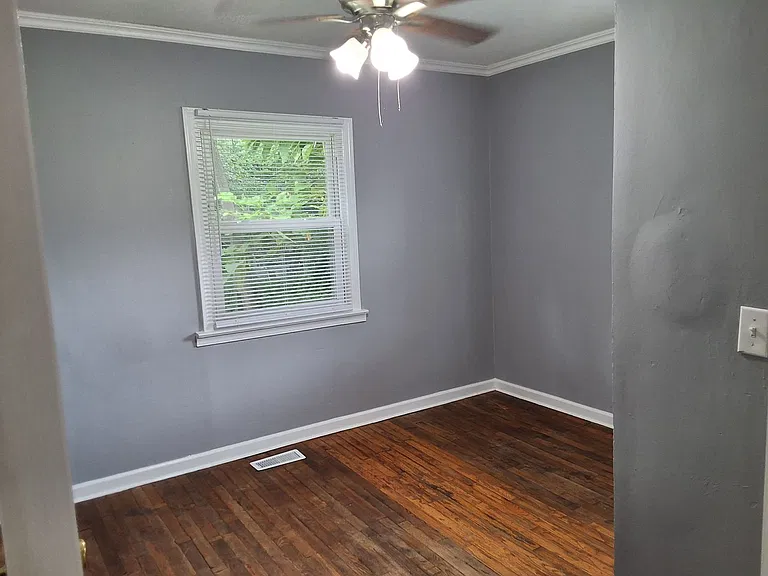 1523 Hill St — Photo 11