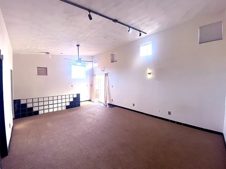 513 W 5th St #REAR — Photo 11